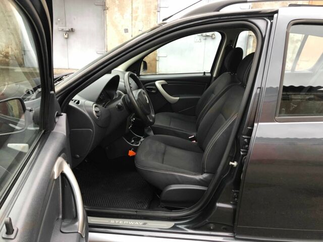 Серый Рено Сандеро, объемом двигателя 1.6 л и пробегом 125 тыс. км за 5500 $, фото 11 на Automoto.ua