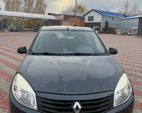 Рено Сандеро 2010 в Белой Церкве на Automoto.ua Серый Рено Сандеро, объемом двигателя 1.39 л и пробегом 238 тыс. км за 4400 $, фото 1 на Automoto.ua