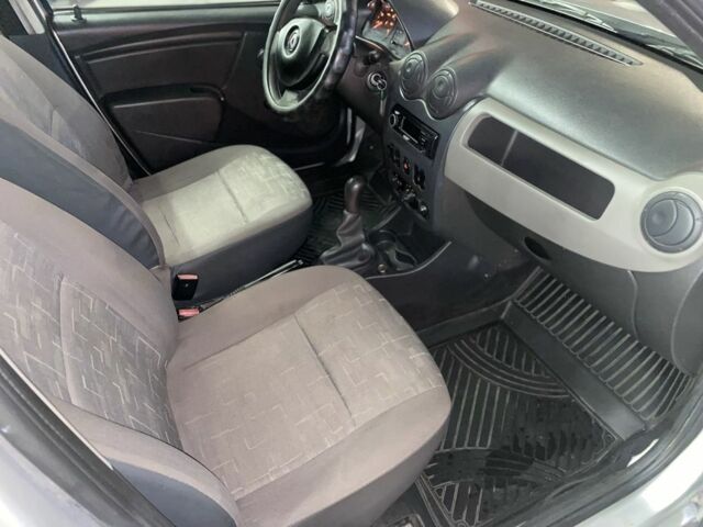 Серый Рено Сандеро, объемом двигателя 1.4 л и пробегом 312 тыс. км за 3500 $, фото 19 на Automoto.ua