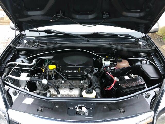 Серый Рено Сандеро, объемом двигателя 1.6 л и пробегом 125 тыс. км за 5500 $, фото 18 на Automoto.ua