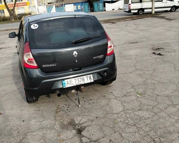 Серый Рено Сандеро, объемом двигателя 1.4 л и пробегом 190 тыс. км за 4600 $, фото 5 на Automoto.ua
