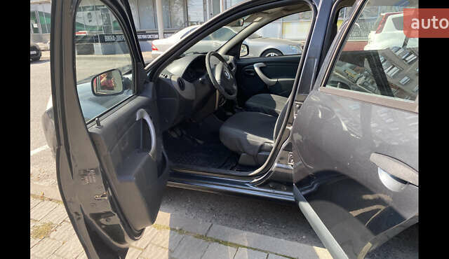 Серый Рено Сандеро, объемом двигателя 1.39 л и пробегом 115 тыс. км за 4300 $, фото 5 на Automoto.ua