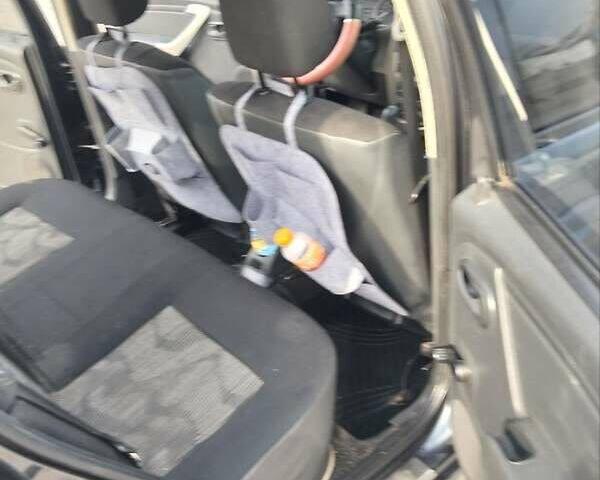 Серый Рено Сандеро, объемом двигателя 1.4 л и пробегом 190 тыс. км за 4600 $, фото 10 на Automoto.ua