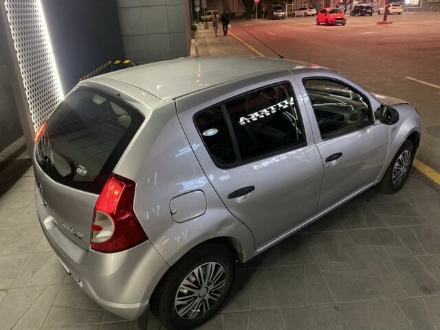 Серый Рено Сандеро, объемом двигателя 1.4 л и пробегом 312 тыс. км за 3500 $, фото 8 на Automoto.ua