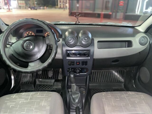 Серый Рено Сандеро, объемом двигателя 1.4 л и пробегом 312 тыс. км за 3500 $, фото 14 на Automoto.ua