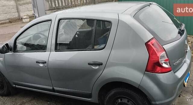 Сірий Рено Сандеро, об'ємом двигуна 1.39 л та пробігом 70 тис. км за 6800 $, фото 4 на Automoto.ua