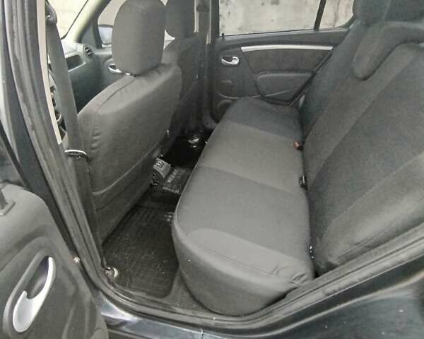 Серый Рено Сандеро, объемом двигателя 1.39 л и пробегом 318 тыс. км за 4300 $, фото 6 на Automoto.ua