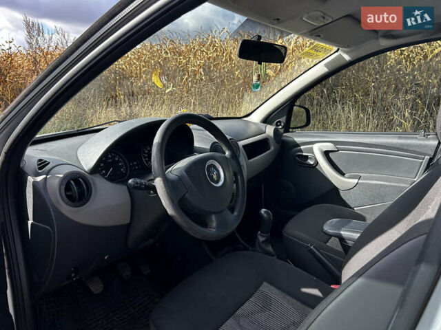 Рено Сандеро 2011 в Лубнах на Automoto.ua Серый Рено Сандеро, объемом двигателя 1.39 л и пробегом 138 тыс. км за 5850 $, фото 9 на Automoto.ua