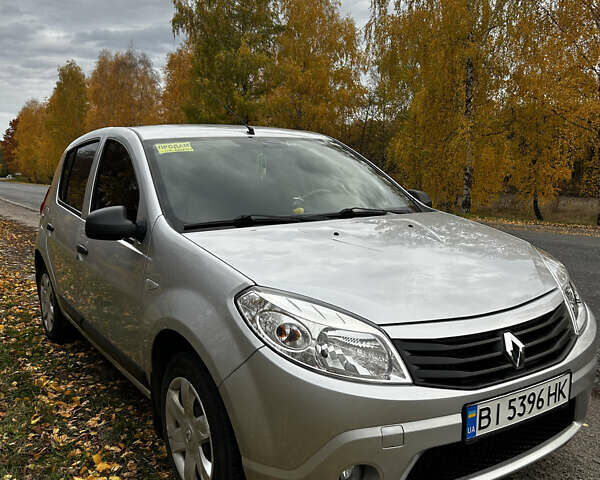 Рено Сандеро 2011 в Лубнах на Automoto.ua Серый Рено Сандеро, объемом двигателя 1.39 л и пробегом 138 тыс. км за 5850 $, фото 2 на Automoto.ua