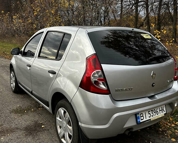 Рено Сандеро 2011 в Лубнах на Automoto.ua Серый Рено Сандеро, объемом двигателя 1.39 л и пробегом 138 тыс. км за 5850 $, фото 6 на Automoto.ua