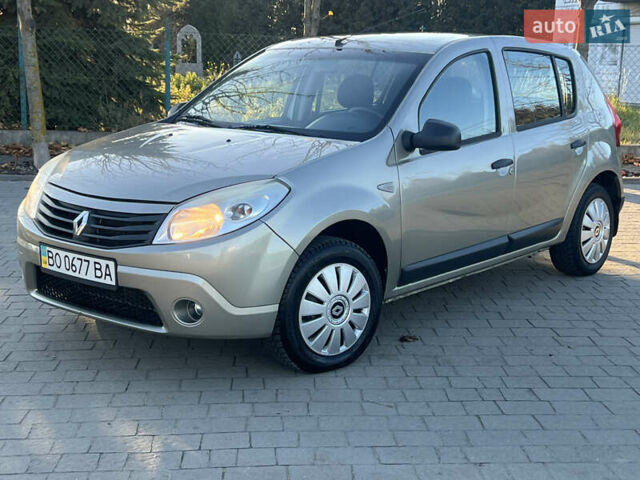 Серый Рено Сандеро, объемом двигателя 1.39 л и пробегом 200 тыс. км за 3900 $, фото 5 на Automoto.ua