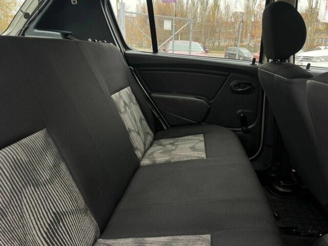 Серый Рено Сандеро, объемом двигателя 1.4 л и пробегом 202 тыс. км за 5400 $, фото 16 на Automoto.ua