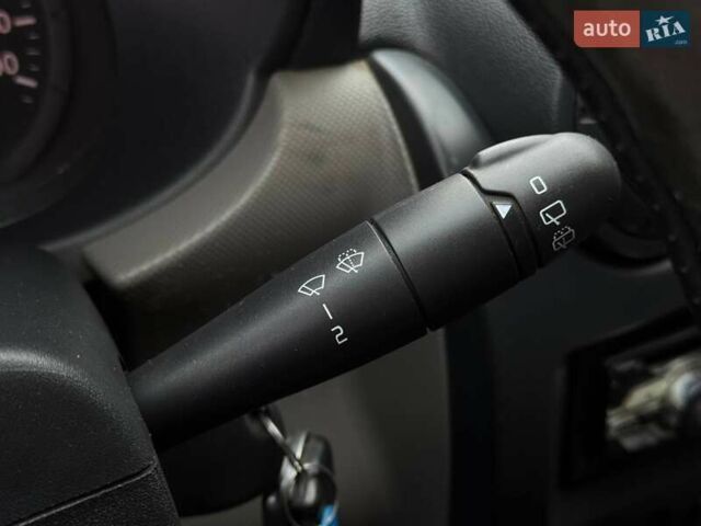 Серый Рено Сандеро, объемом двигателя 1.39 л и пробегом 252 тыс. км за 5300 $, фото 13 на Automoto.ua