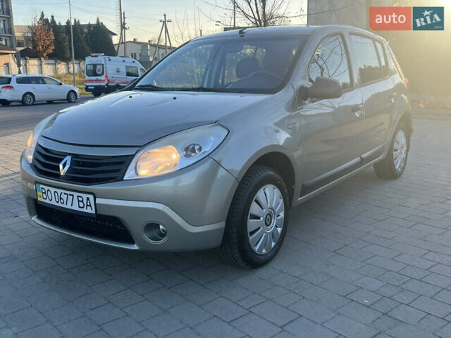 Серый Рено Сандеро, объемом двигателя 1.39 л и пробегом 200 тыс. км за 3900 $, фото 22 на Automoto.ua