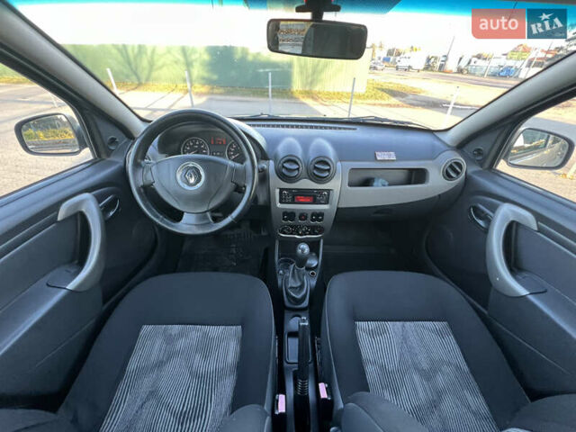 Серый Рено Сандеро, объемом двигателя 1.39 л и пробегом 200 тыс. км за 3900 $, фото 31 на Automoto.ua