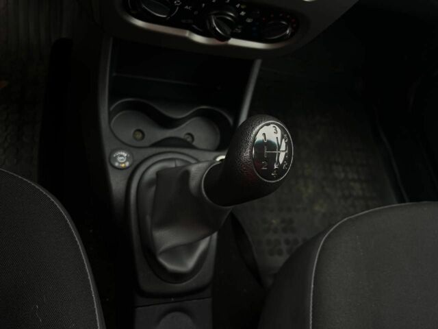 Серый Рено Сандеро, объемом двигателя 1.4 л и пробегом 202 тыс. км за 5400 $, фото 14 на Automoto.ua