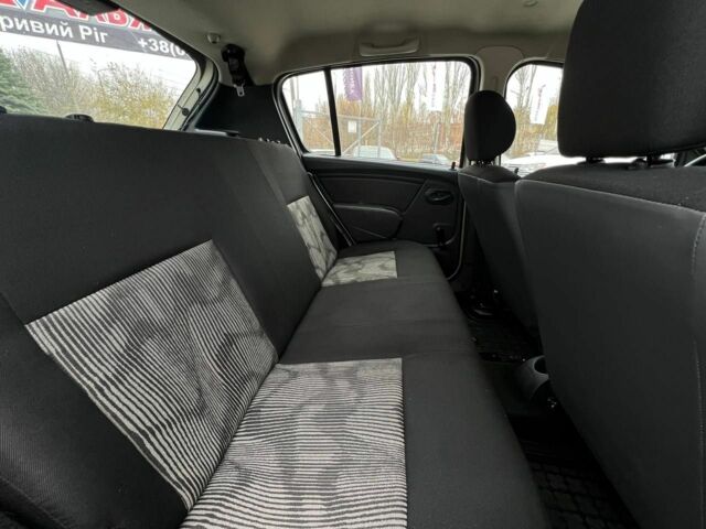 Серый Рено Сандеро, объемом двигателя 1.4 л и пробегом 202 тыс. км за 5400 $, фото 15 на Automoto.ua