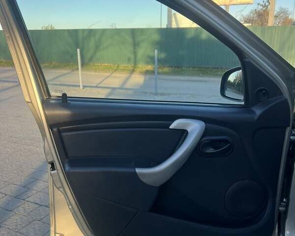 Сірий Рено Сандеро, об'ємом двигуна 1.39 л та пробігом 204 тис. км за 4900 $, фото 18 на Automoto.ua