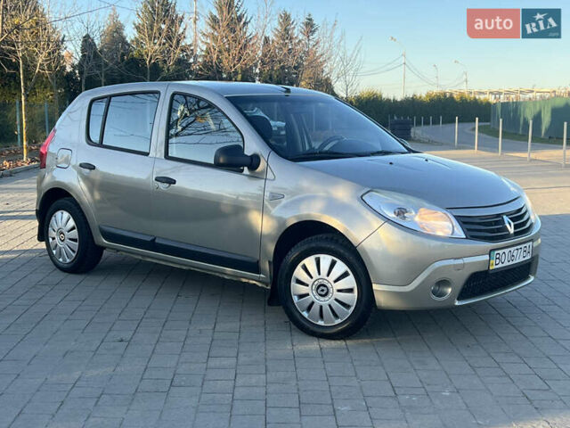 Серый Рено Сандеро, объемом двигателя 1.39 л и пробегом 200 тыс. км за 3900 $, фото 6 на Automoto.ua