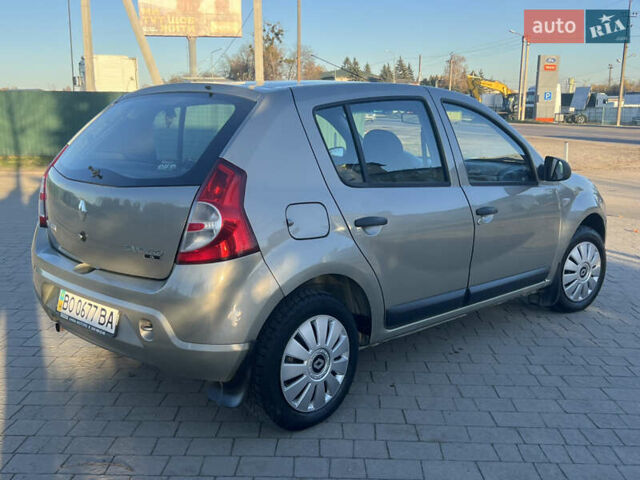 Серый Рено Сандеро, объемом двигателя 1.39 л и пробегом 200 тыс. км за 3900 $, фото 9 на Automoto.ua
