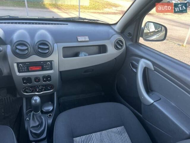 Серый Рено Сандеро, объемом двигателя 1.39 л и пробегом 201 тыс. км за 5499 $, фото 27 на Automoto.ua