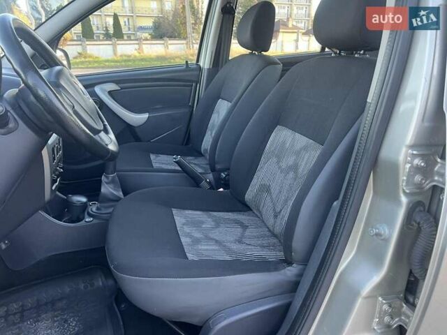 Сірий Рено Сандеро, об'ємом двигуна 1.39 л та пробігом 204 тис. км за 4900 $, фото 15 на Automoto.ua