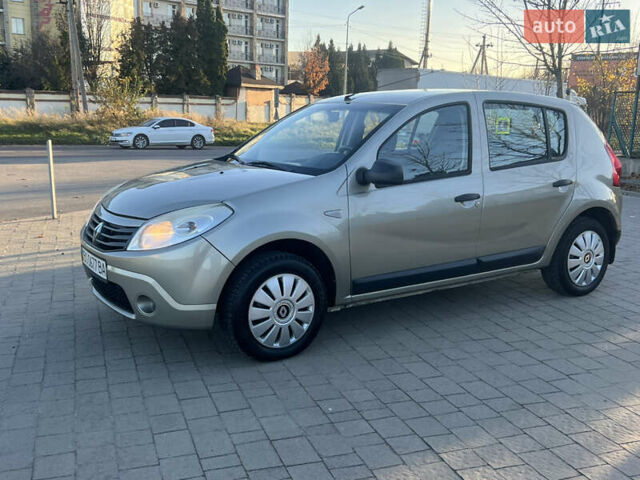 Серый Рено Сандеро, объемом двигателя 1.39 л и пробегом 200 тыс. км за 3900 $, фото 19 на Automoto.ua