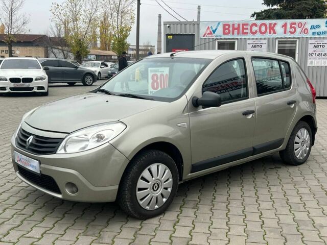 Серый Рено Сандеро, объемом двигателя 1.4 л и пробегом 202 тыс. км за 5400 $, фото 2 на Automoto.ua