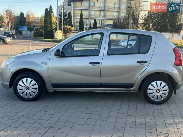 Серый Рено Сандеро, объемом двигателя 1.39 л и пробегом 200 тыс. км за 3900 $, фото 18 на Automoto.ua