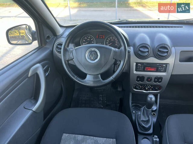 Серый Рено Сандеро, объемом двигателя 1.39 л и пробегом 200 тыс. км за 3900 $, фото 32 на Automoto.ua