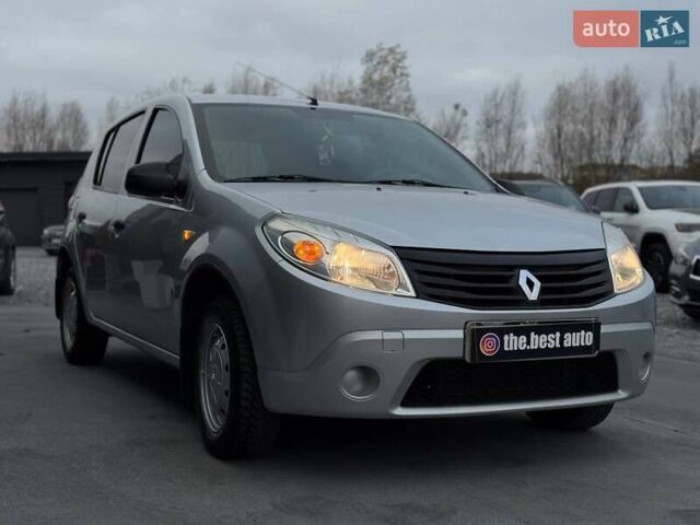 Серый Рено Сандеро, объемом двигателя 1.39 л и пробегом 252 тыс. км за 5300 $, фото 5 на Automoto.ua