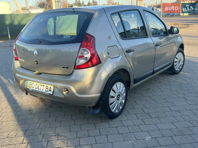 Серый Рено Сандеро, объемом двигателя 1.39 л и пробегом 200 тыс. км за 3900 $, фото 11 на Automoto.ua