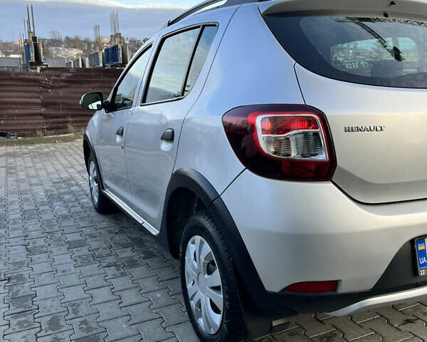 Серый Рено Сандеро, объемом двигателя 1.5 л и пробегом 177 тыс. км за 7800 $, фото 7 на Automoto.ua