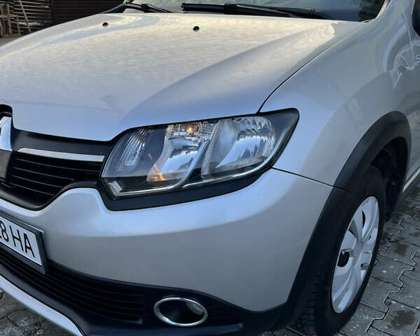 Серый Рено Сандеро, объемом двигателя 1.5 л и пробегом 177 тыс. км за 7800 $, фото 3 на Automoto.ua