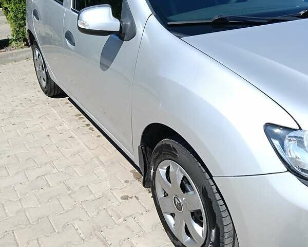 Серый Рено Сандеро, объемом двигателя 1.15 л и пробегом 130 тыс. км за 6800 $, фото 5 на Automoto.ua