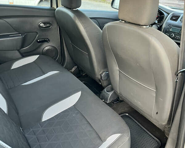 Серый Рено Сандеро, объемом двигателя 1.5 л и пробегом 177 тыс. км за 7800 $, фото 29 на Automoto.ua