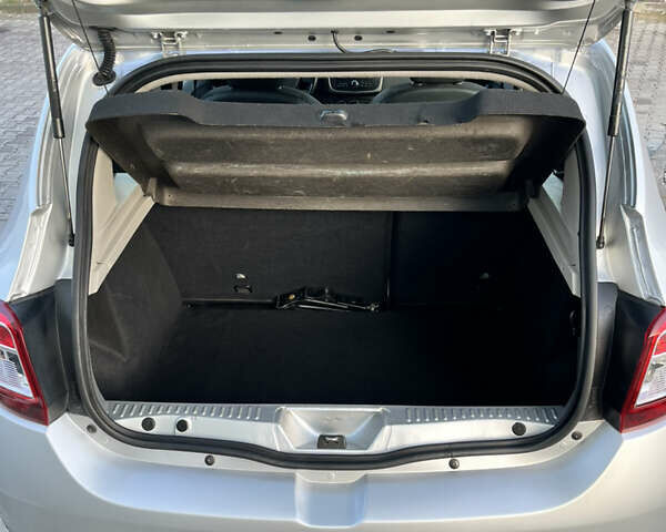 Серый Рено Сандеро, объемом двигателя 1.5 л и пробегом 177 тыс. км за 7800 $, фото 25 на Automoto.ua