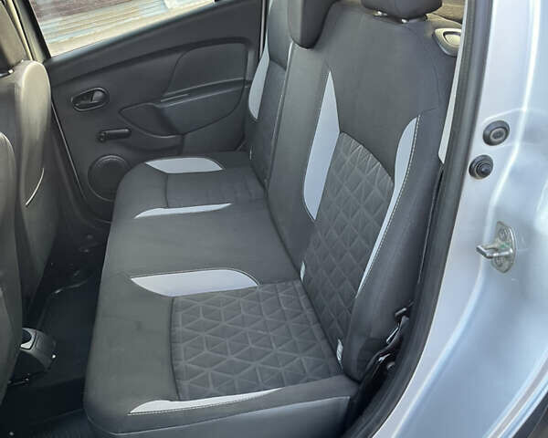 Серый Рено Сандеро, объемом двигателя 1.5 л и пробегом 177 тыс. км за 7800 $, фото 21 на Automoto.ua