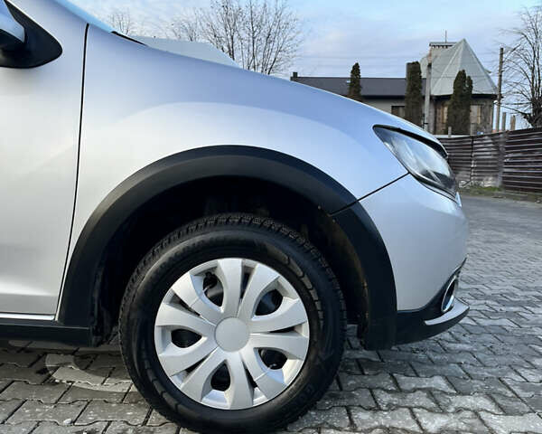 Серый Рено Сандеро, объемом двигателя 1.5 л и пробегом 177 тыс. км за 7800 $, фото 18 на Automoto.ua