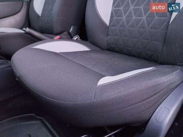 Сірий Рено Сандеро, об'ємом двигуна 1.46 л та пробігом 150 тис. км за 7900 $, фото 26 на Automoto.ua