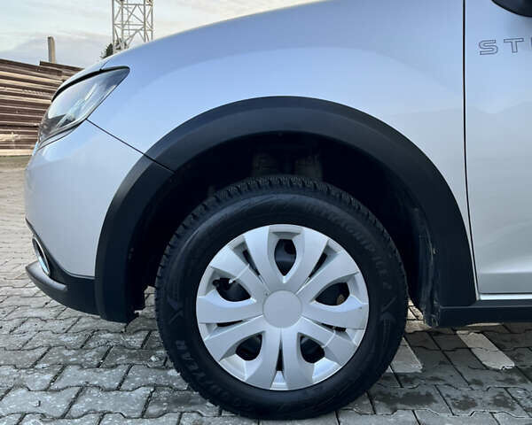 Серый Рено Сандеро, объемом двигателя 1.5 л и пробегом 177 тыс. км за 7800 $, фото 5 на Automoto.ua