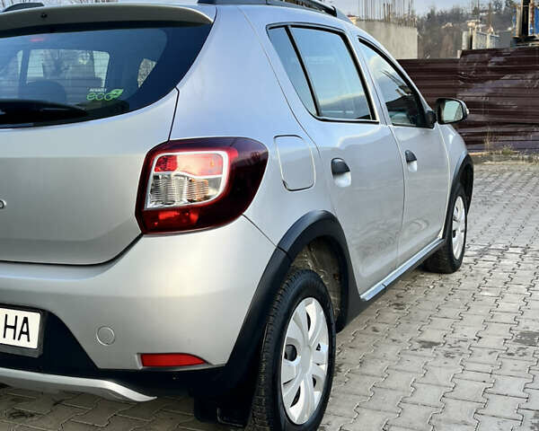 Серый Рено Сандеро, объемом двигателя 1.5 л и пробегом 177 тыс. км за 7800 $, фото 12 на Automoto.ua