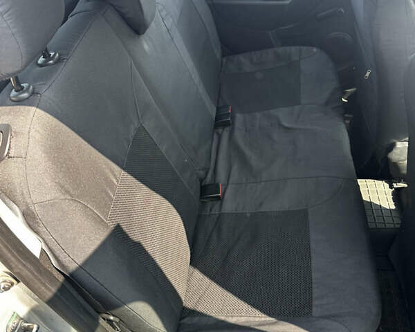 Серый Рено Сандеро, объемом двигателя 1.15 л и пробегом 247 тыс. км за 5500 $, фото 12 на Automoto.ua