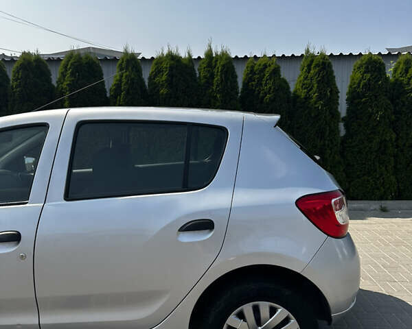 Серый Рено Сандеро, объемом двигателя 1.15 л и пробегом 247 тыс. км за 5500 $, фото 14 на Automoto.ua