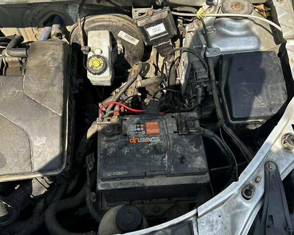 Серый Рено Сандеро, объемом двигателя 1.15 л и пробегом 247 тыс. км за 5500 $, фото 34 на Automoto.ua