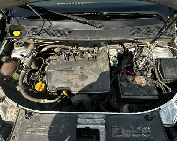 Серый Рено Сандеро, объемом двигателя 1.15 л и пробегом 247 тыс. км за 5500 $, фото 32 на Automoto.ua