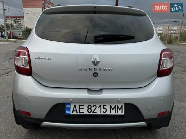 Рено Сандеро 2014 в Запорожье на Automoto.ua Серый Рено Сандеро, объемом двигателя 1.46 л и пробегом 129 тыс. км за 9000 $, фото 23 на Automoto.ua