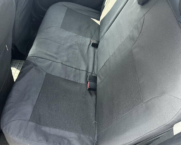 Серый Рено Сандеро, объемом двигателя 1.15 л и пробегом 247 тыс. км за 5500 $, фото 27 на Automoto.ua