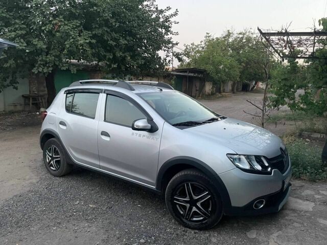 Сірий Рено Сандеро, об'ємом двигуна 1.5 л та пробігом 80 тис. км за 9300 $, фото 6 на Automoto.ua