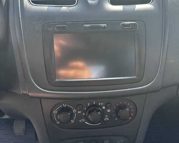 Серый Рено Сандеро, объемом двигателя 1.15 л и пробегом 247 тыс. км за 5500 $, фото 22 на Automoto.ua